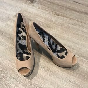 Jessica Simpson CARRI platform pumps